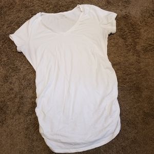 ✨2/$15✨ Motherhood Maternity White Vneck Tee Shirt